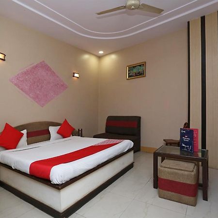 Sheel Gopal Vision Hotel Matura Exterior foto