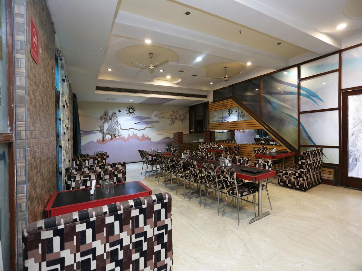 Sheel Gopal Vision Hotel Matura Exterior foto