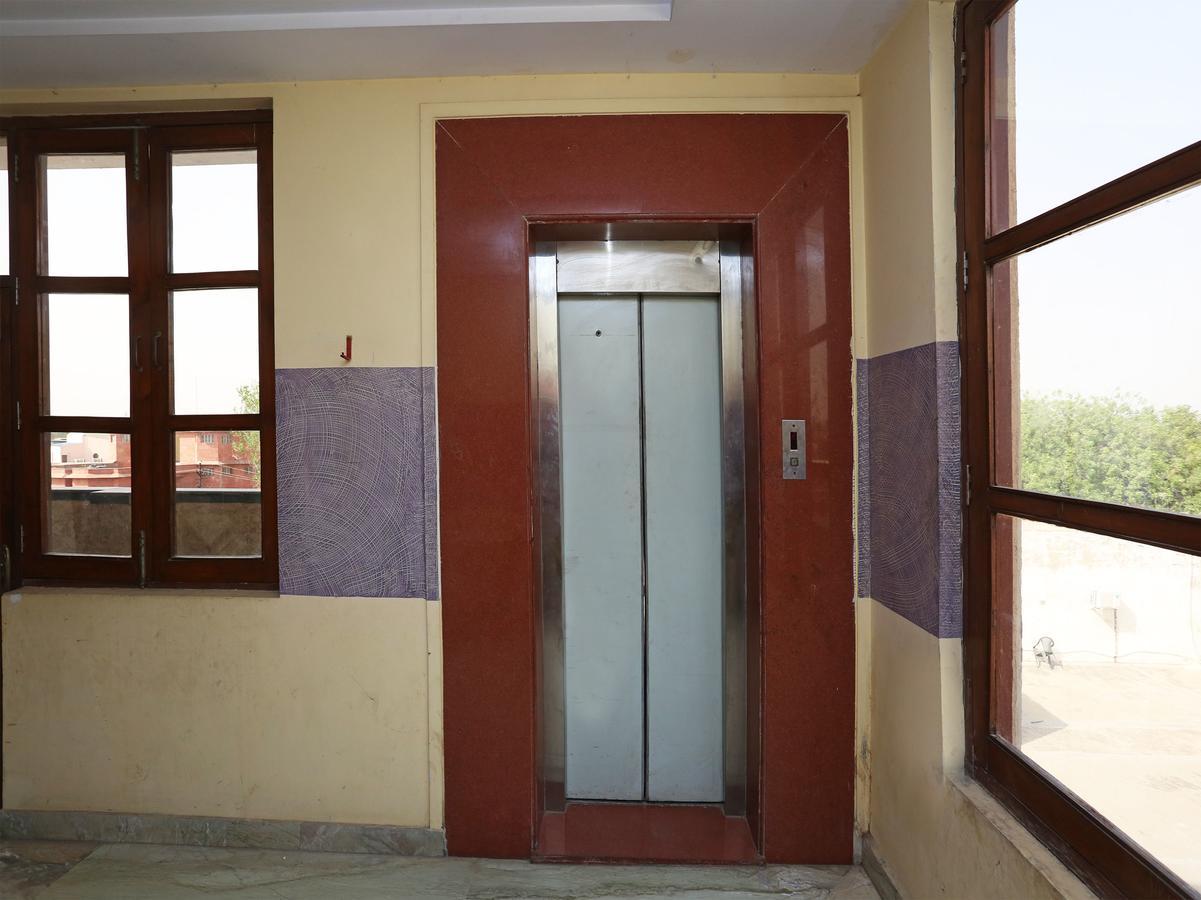 Sheel Gopal Vision Hotel Matura Exterior foto