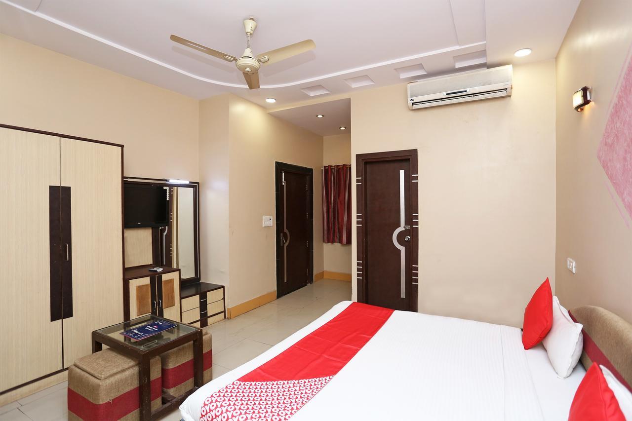 Sheel Gopal Vision Hotel Matura Exterior foto