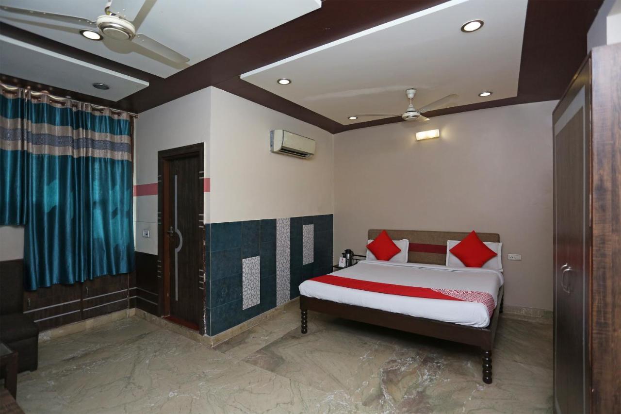 Sheel Gopal Vision Hotel Matura Exterior foto