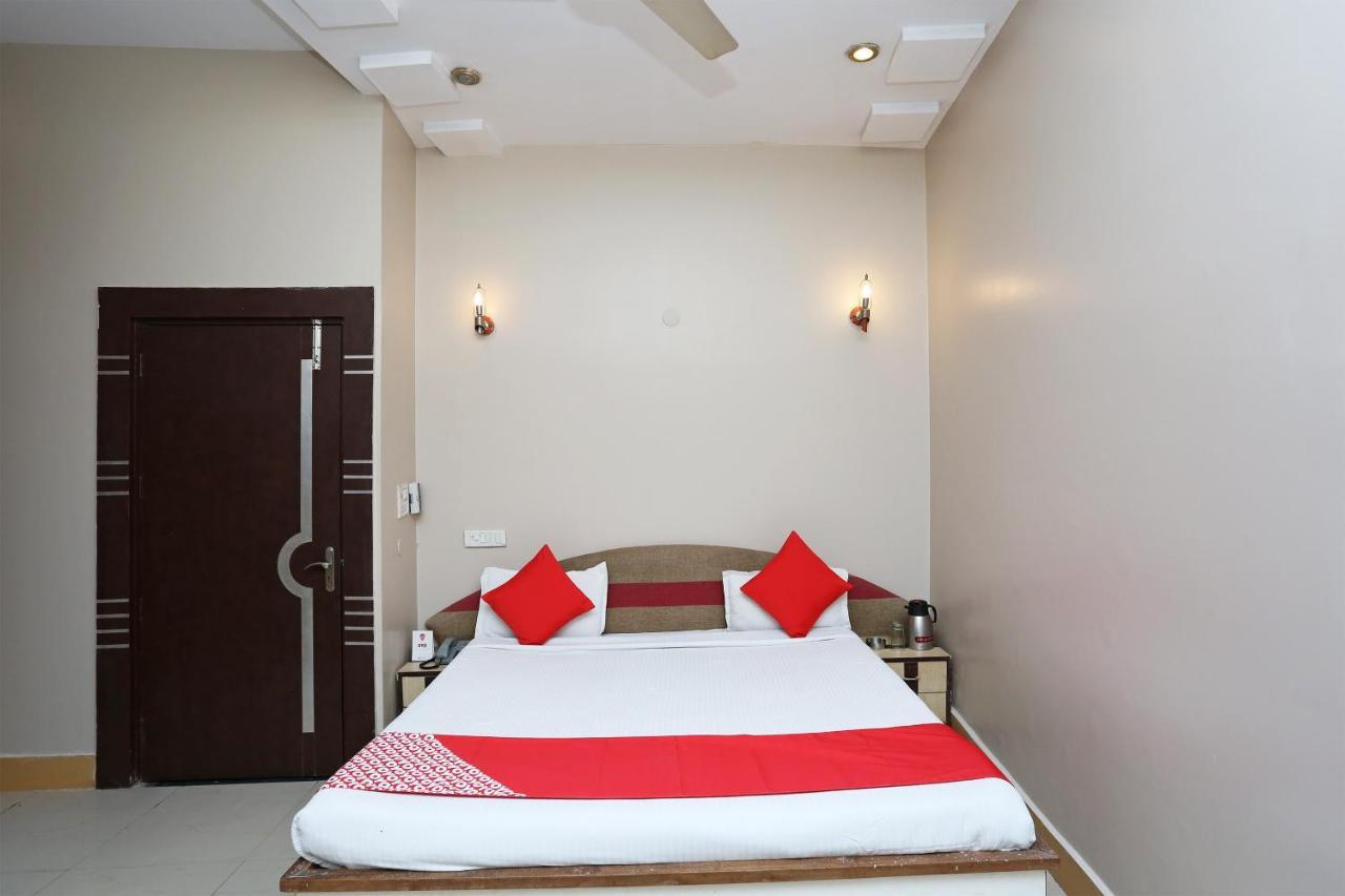 Sheel Gopal Vision Hotel Matura Exterior foto