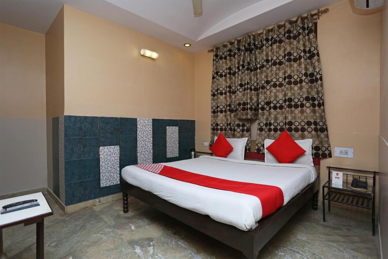 Sheel Gopal Vision Hotel Matura Exterior foto
