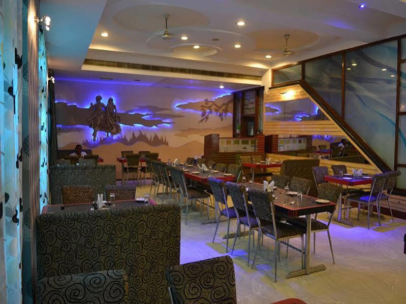 Sheel Gopal Vision Hotel Matura Exterior foto